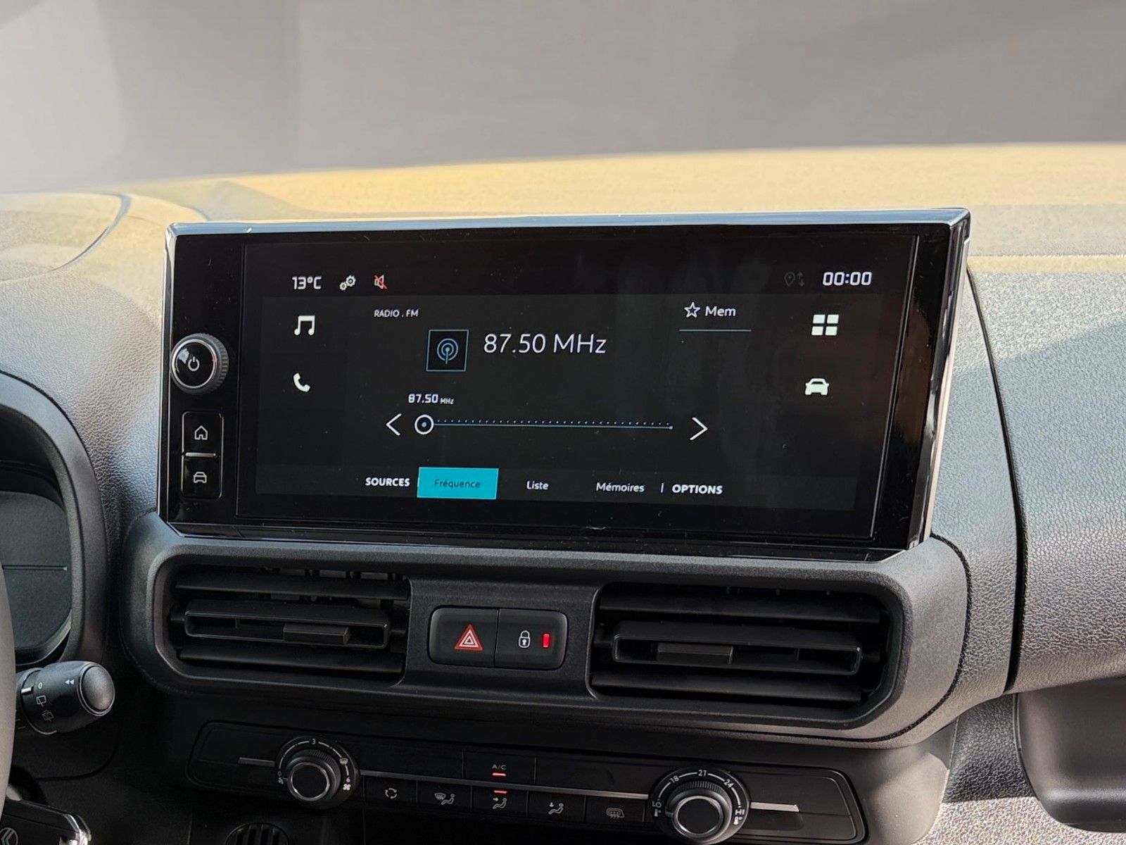 Fahrzeugabbildung Citroën Berlingo Kastenwagen XL Diesel 130 Automatk