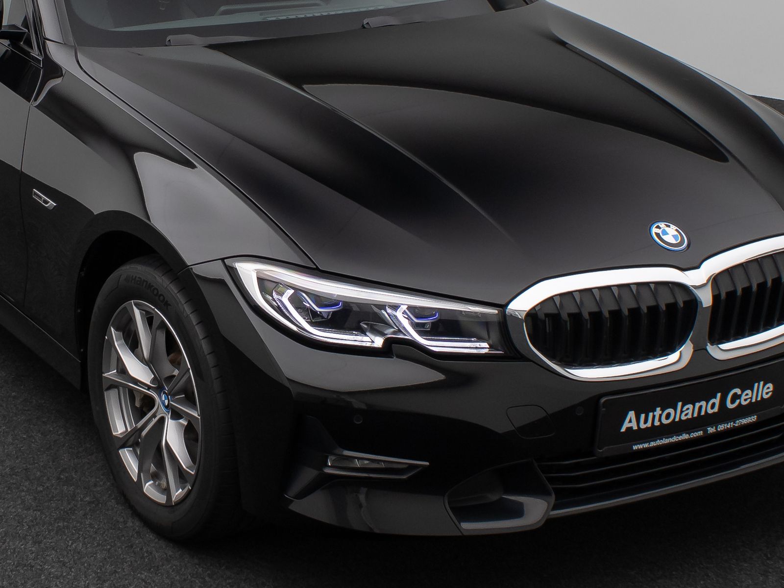 Fahrzeugabbildung BMW 330e xD SportLine Laser HUD DAB HiFi Komfort PDC