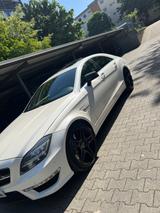 Mercedes-Benz CLS 63 AMG  - Mercedes-Benz CLS 63 AMG: Coupé