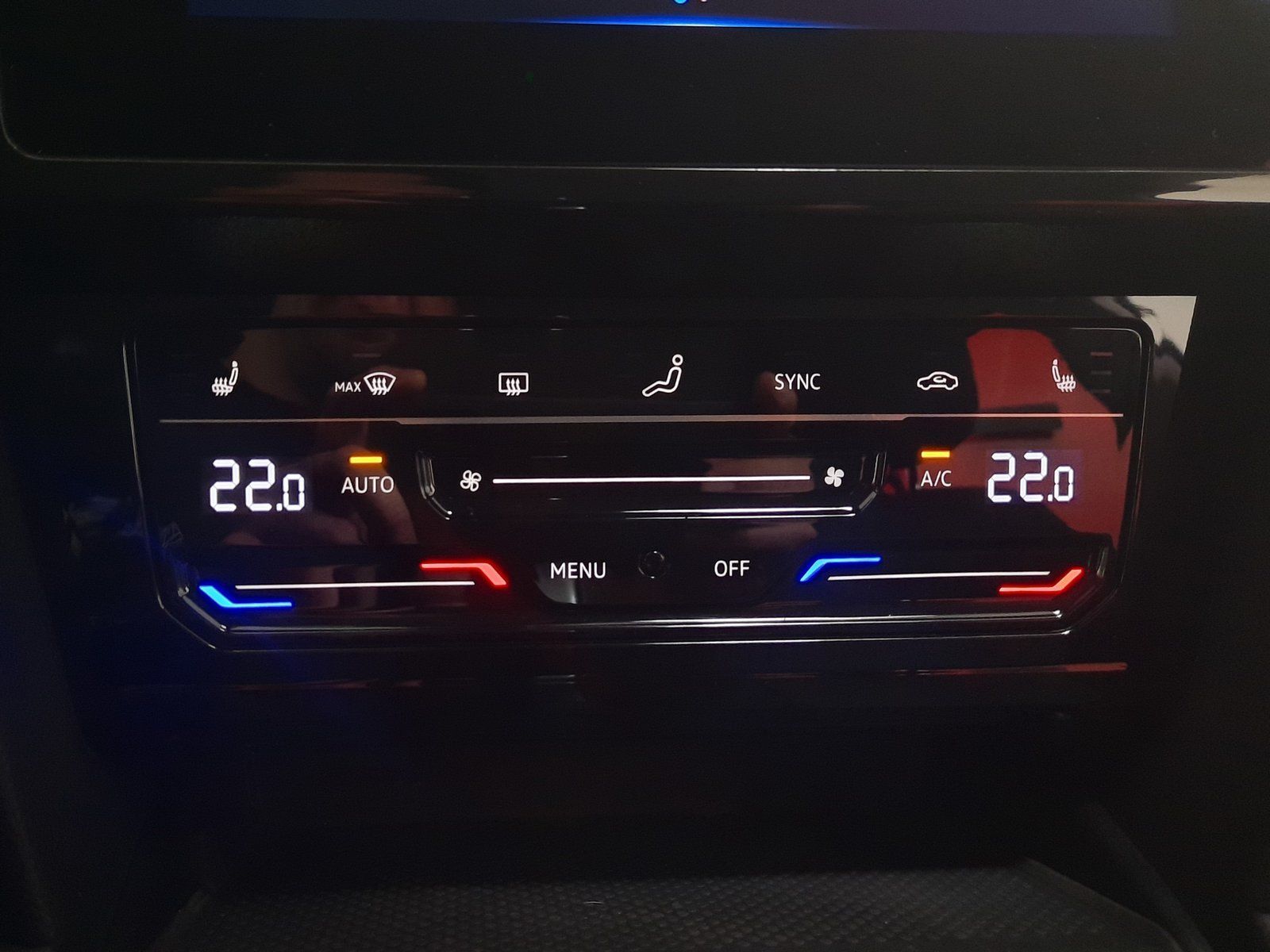 Fahrzeugabbildung Volkswagen Passat Variant Business TSI DSG *AHK*Navi*Cam*
