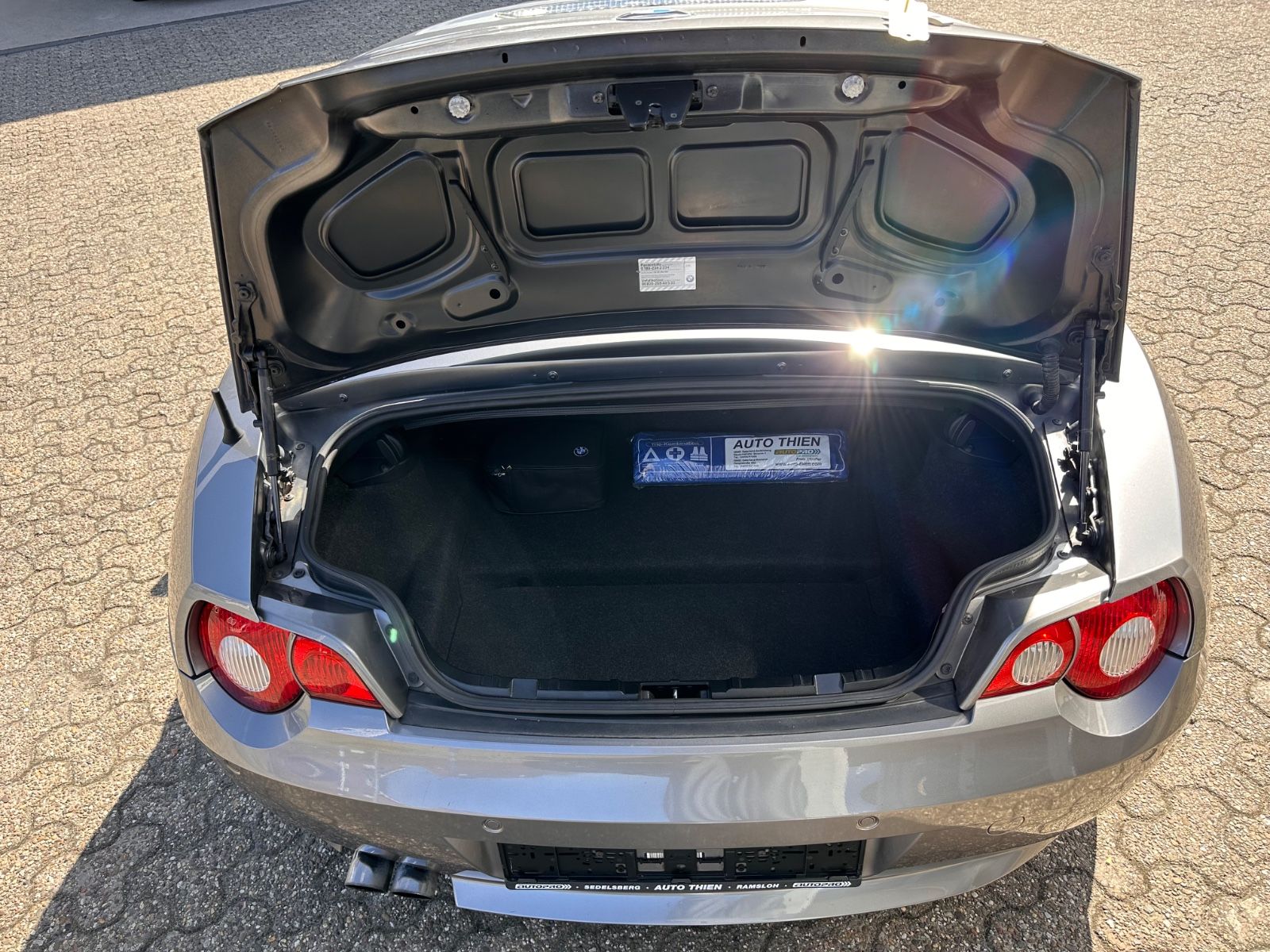 Fahrzeugabbildung BMW Z4 Roadster 2.2i Xenon/Leder/GRA/HiFi/PDC/Klima