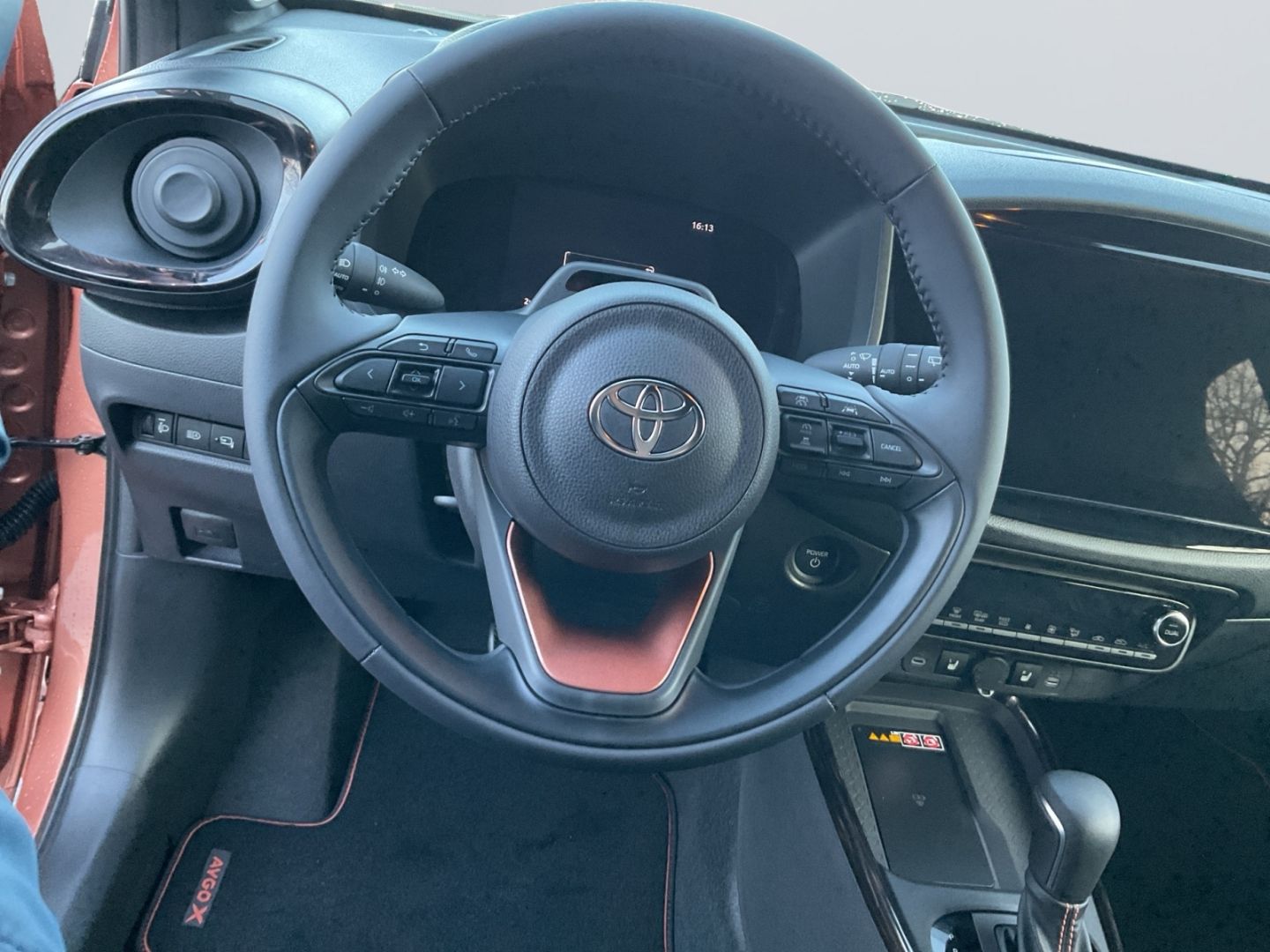 Toyota Aygo (X) - Bild 11