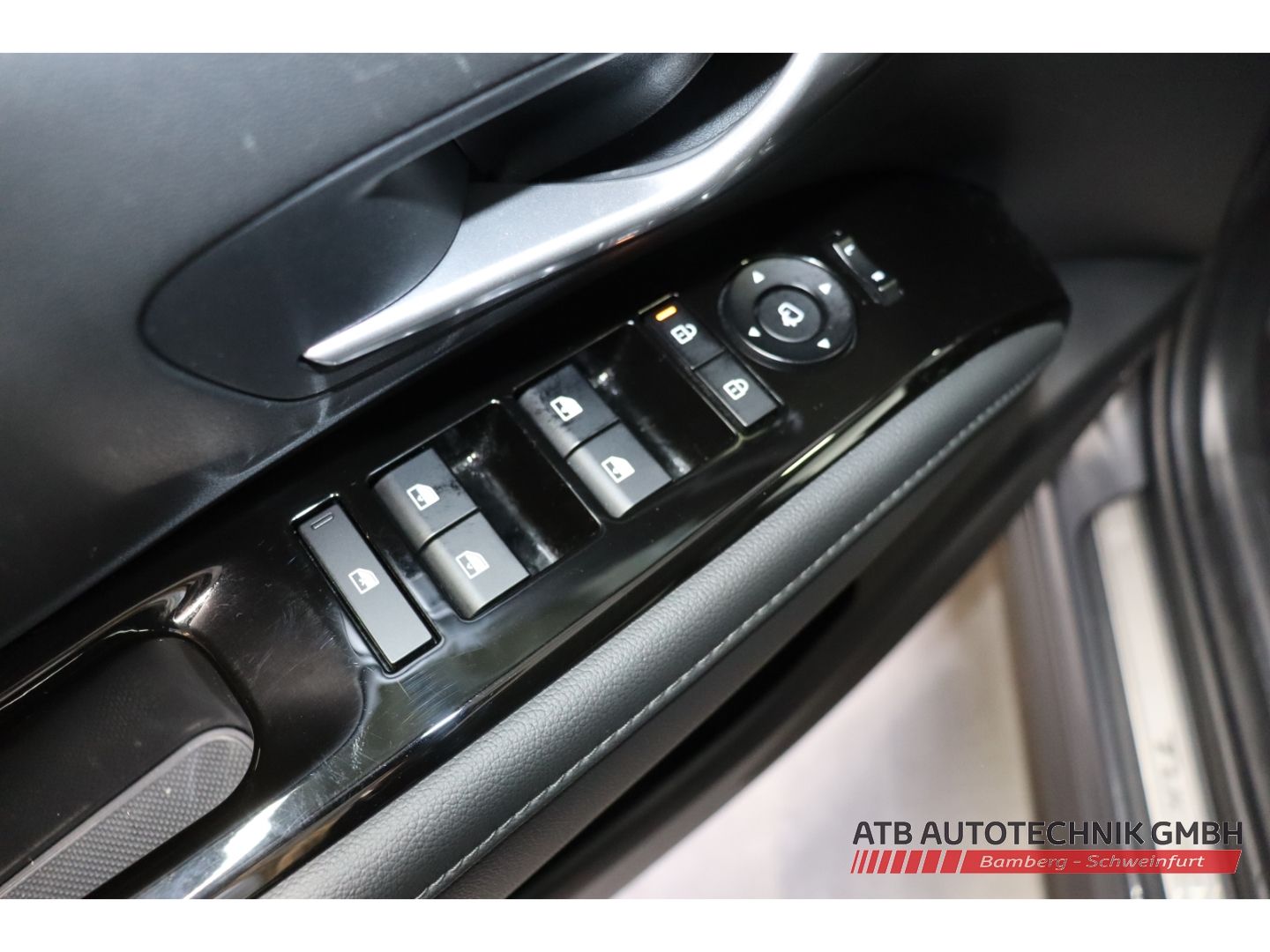 Fahrzeugabbildung Hyundai Tucson Prime 1.6 T-GDI PHEV 4WD SOH 98,7%  HUD N