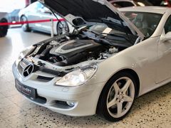 Fahrzeugabbildung Mercedes-Benz SLK 350 Roadster (BI-XENON/PDC/NAVI/LEDER/SHZ/AI