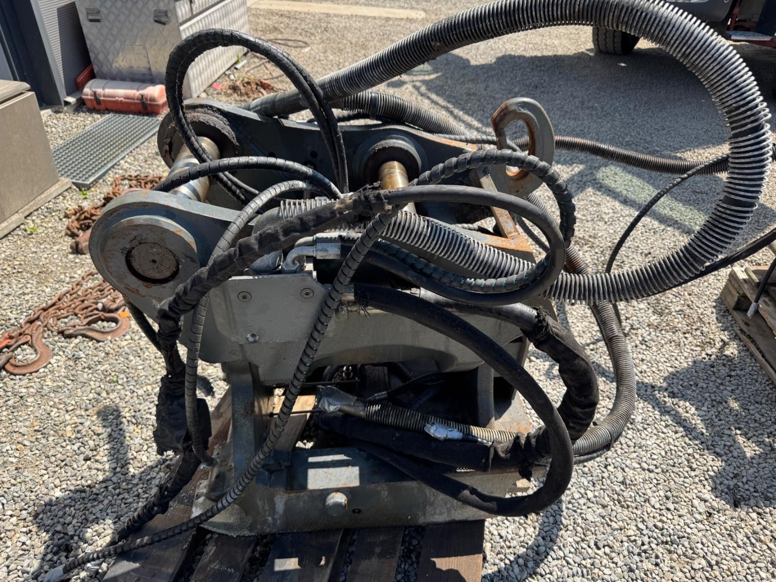 Andere Powertilt  PTA-269 + OilQuick  OQ80