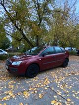 Ford Verkaufe Ford Focus - Ford Focus mit Benzin-Antrieb: Kleinwagen, Automatik