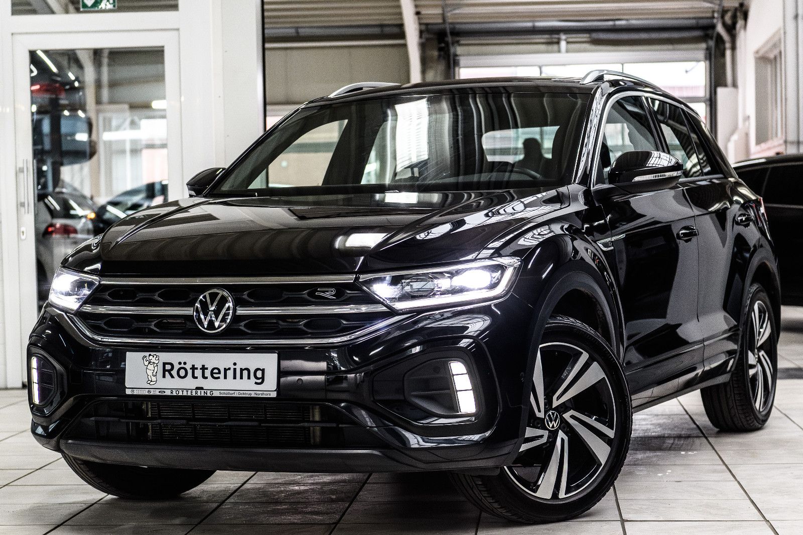 Fahrzeugabbildung Volkswagen T-Roc R-Line+LED+AHK+ACC+SIDEASISST+SHZ+EL.HK
