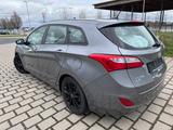 Hyundai i30 cw FIFA WorldCupEd Navi Kamera pdc Anhängerk - gebrauchte Hyundai i30 aus dem Jahr 2014