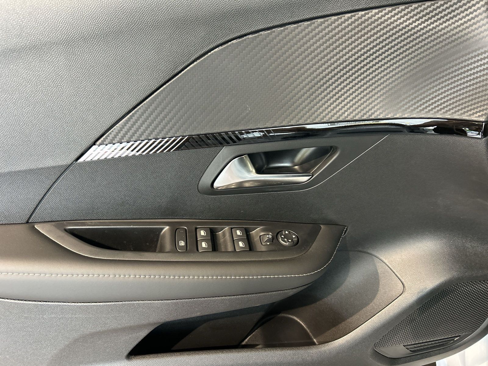 Peugeot 208 - Bild 12