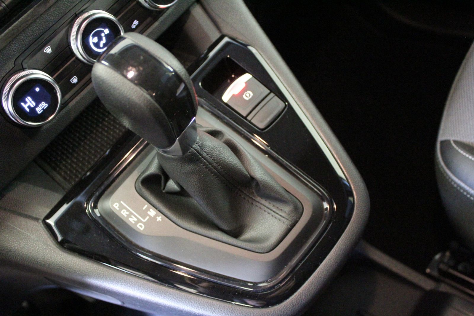 Fahrzeugabbildung Renault Kangoo Grand Techno TCe 130 EDC 7-Sitzer