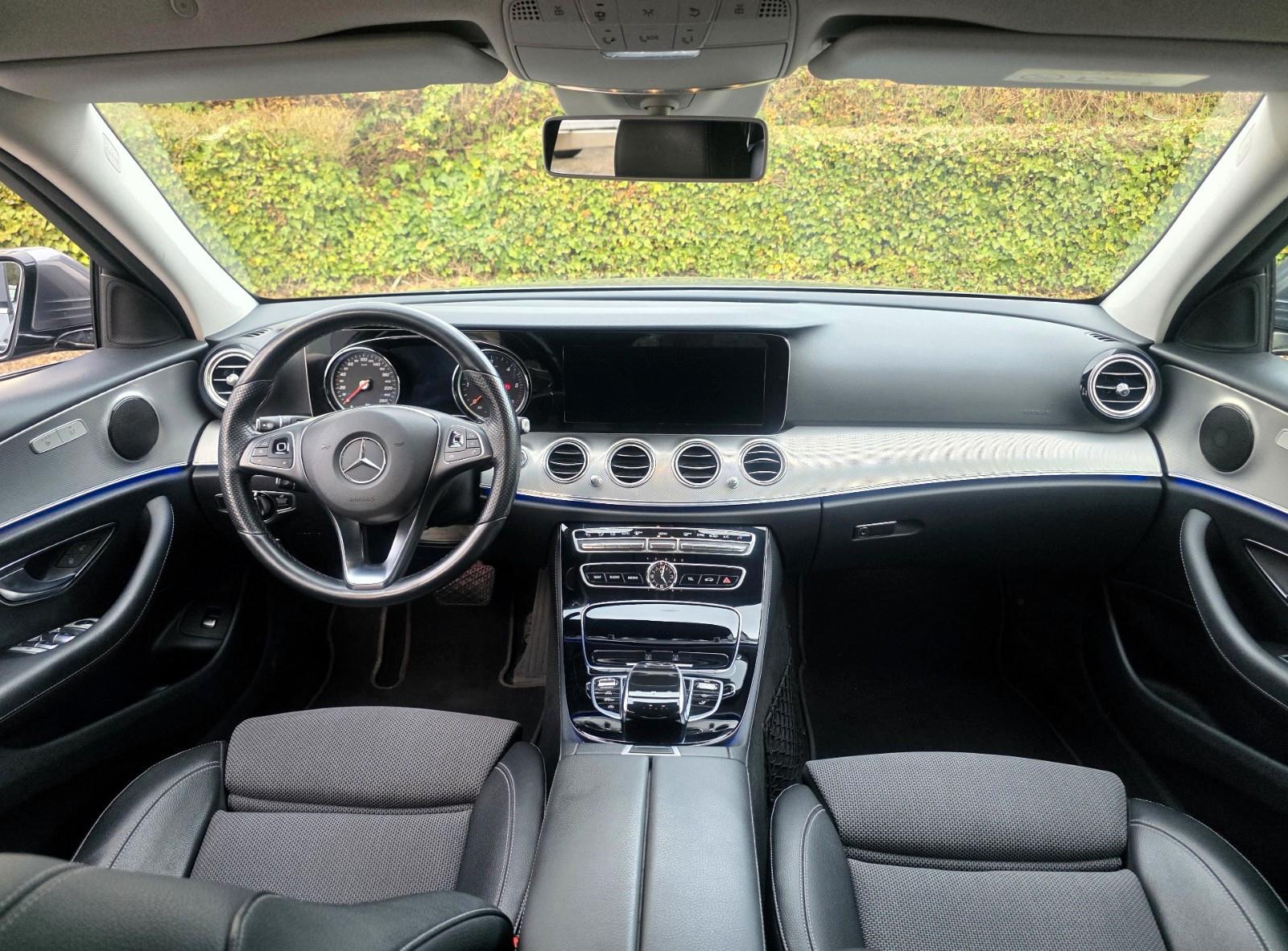 Mercedes-Benz E 220D T AUTOMATIK*LED*RFK*BSA*NAVI*GRA*PDC*SHZ
