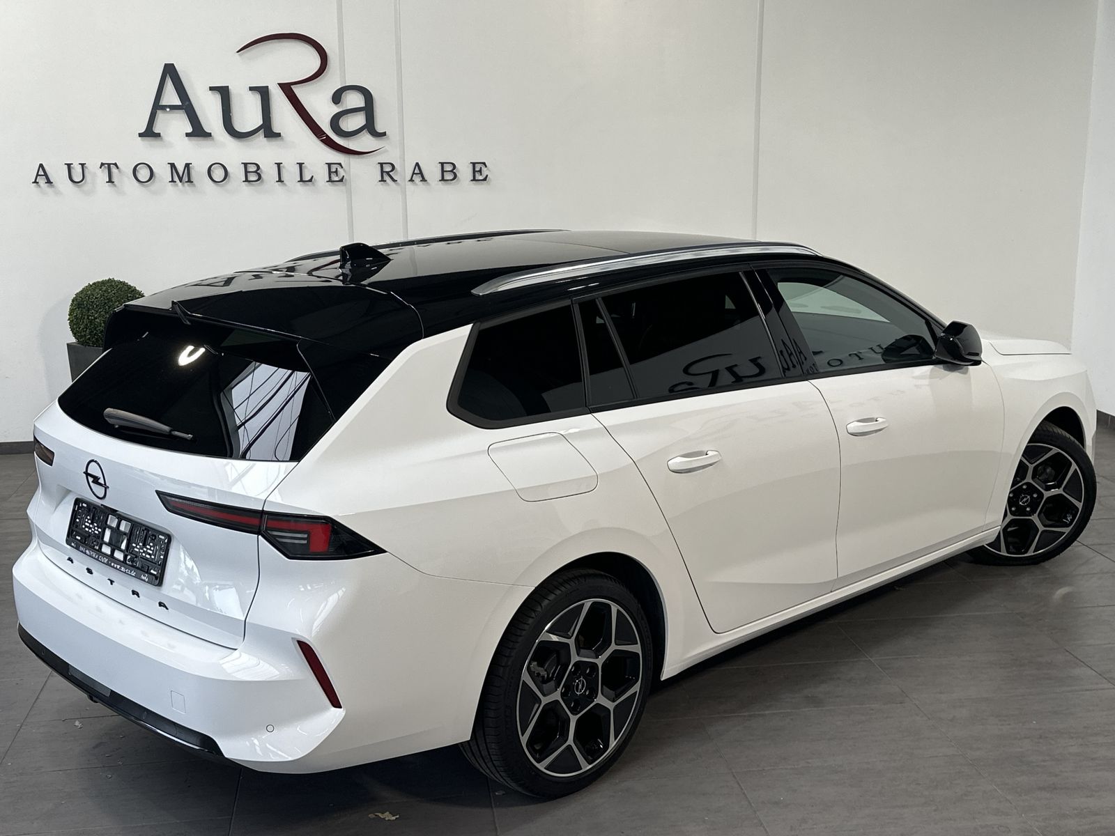 Fahrzeugabbildung Opel Astra ST 1.5 D Ultimate NAV+MATRIX+PANO+HUD+360°