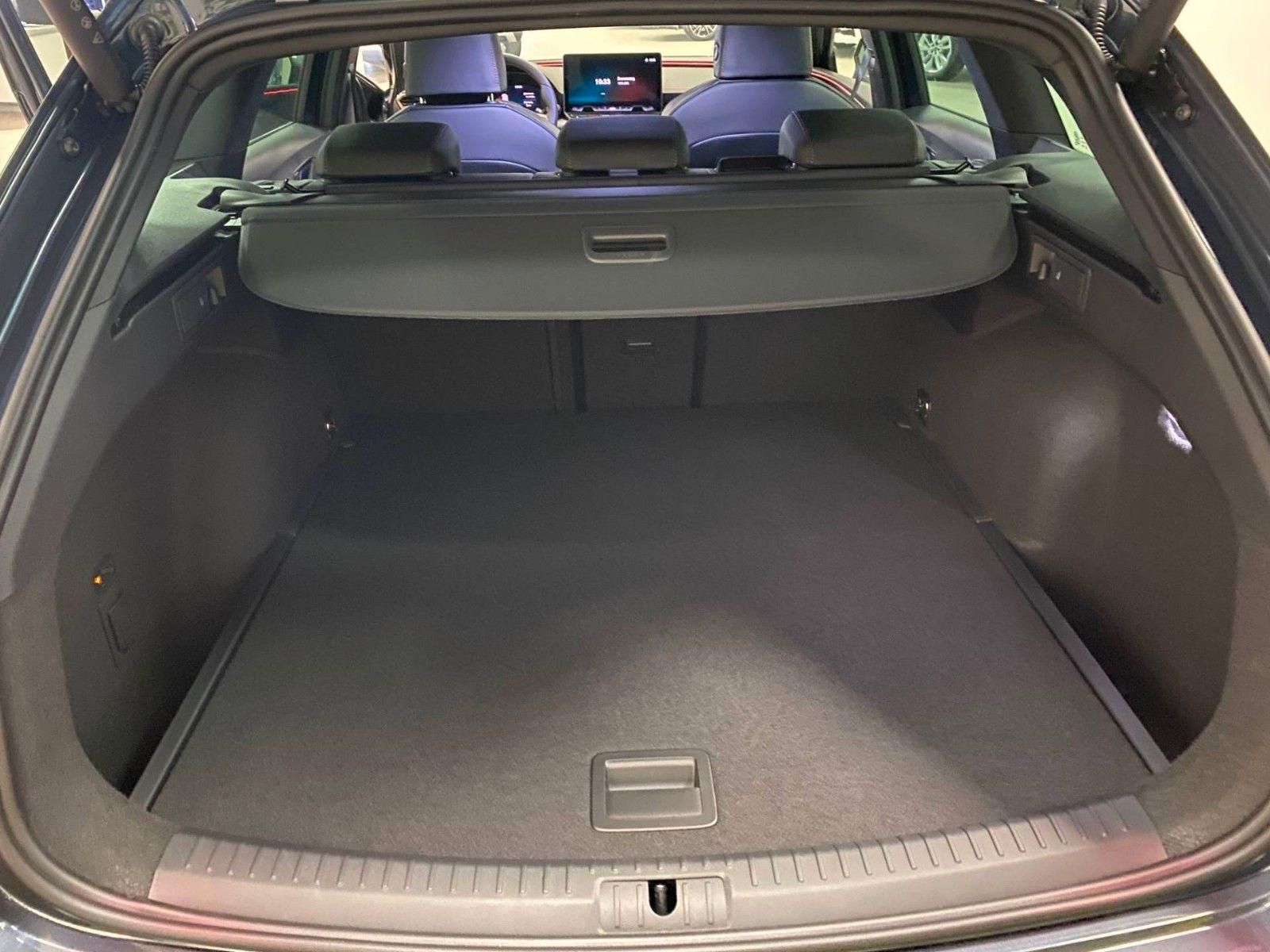 Fahrzeugabbildung CUPRA Leon ST 1.5 eTSI DSG MHEV+Schwellerverbreiterun