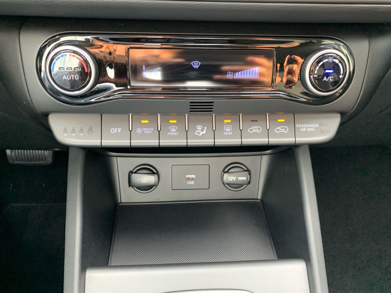 Fahrzeugabbildung Hyundai KONA 1.6 GDI Edition 30+ Hybrid LED Navi