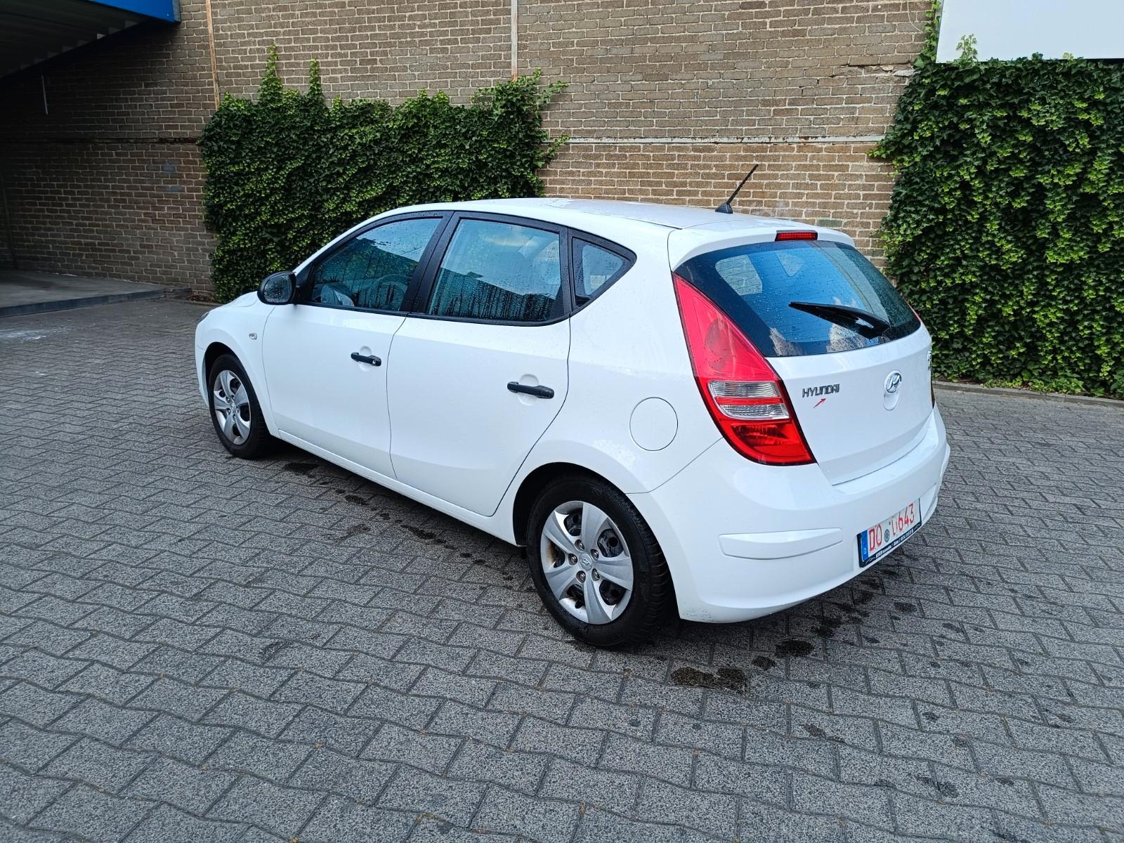Hyundai i30 1.4 Comfort Klima TÜV und Kupplung neu