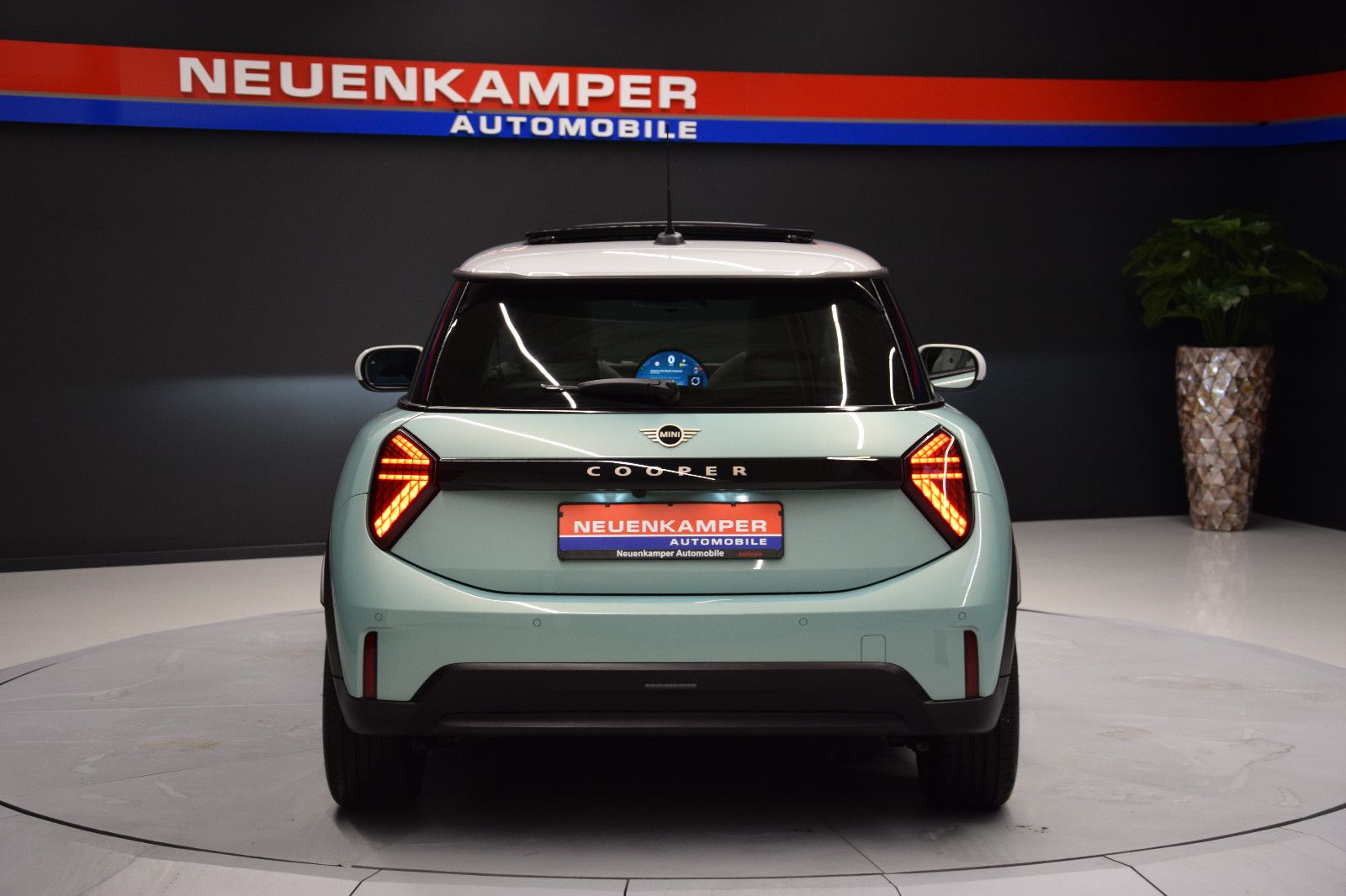 Fahrzeugabbildung MINI Cooper C Classic Trim Paket-M Pano HuD Kamera