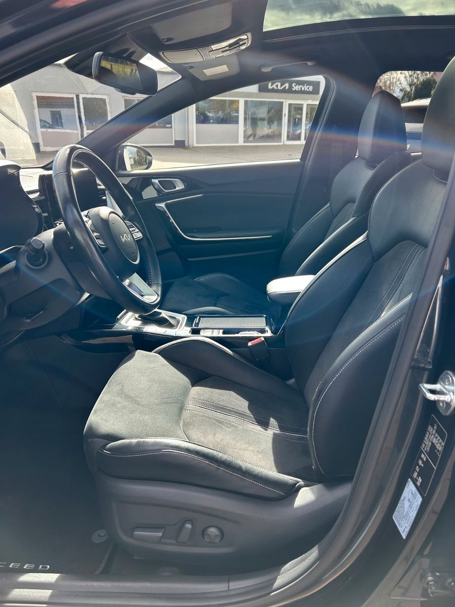 Fahrzeugabbildung Kia XCeed 1.6 T-GDI DCT Black Xdition XCL Glasdach