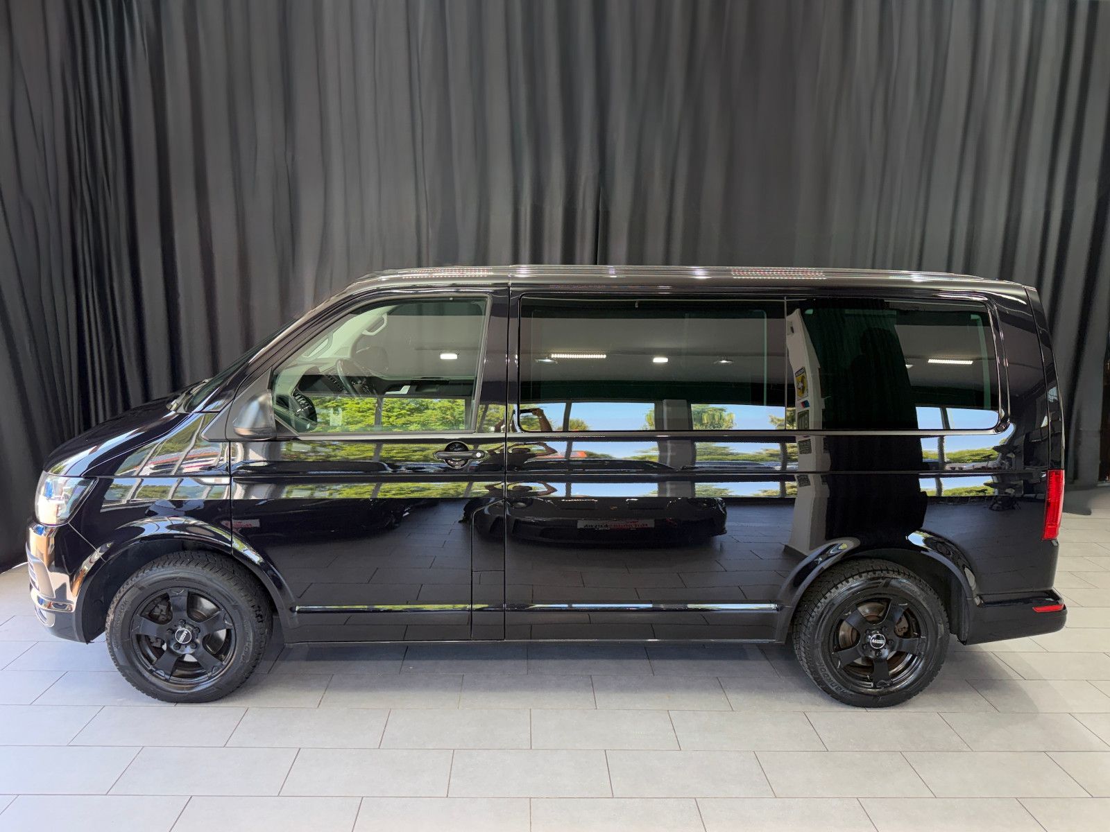 Fahrzeugabbildung Volkswagen T6 Multivan Trendline|Behindertengerecht|DSG|NAV