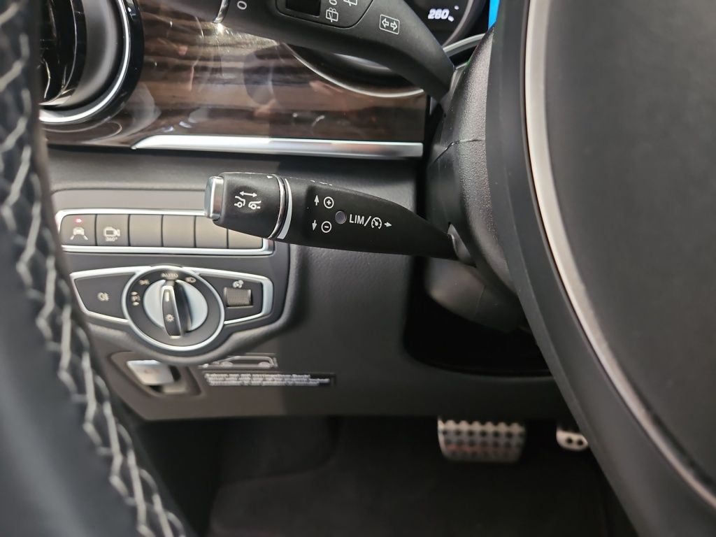 Fahrzeugabbildung Mercedes-Benz V 300 Marco Polo HORIZON AMG Airmatic Sthzg Dist
