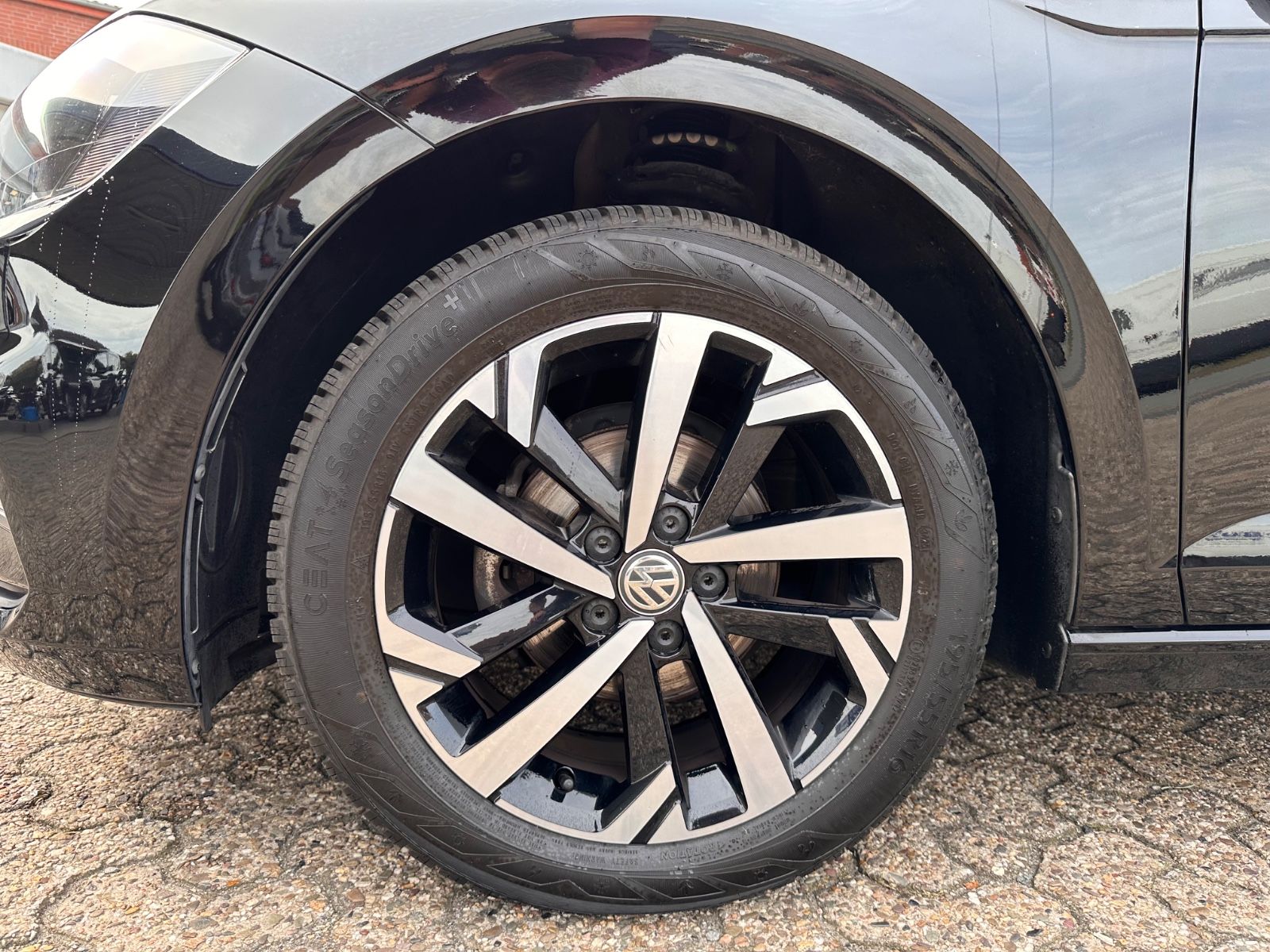 Fahrzeugabbildung Volkswagen Polo 1.0 TSI Comfortline APP/SHZG/GJR/PDC