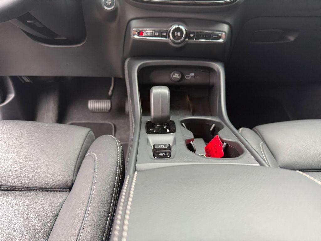 VOLVO XC40 B3 B DKG Core Winter-P. Fahrerassistenz-P. VOLVO XC40 B3 B DKG Core Winter-P. Fahrerassistenz-P.