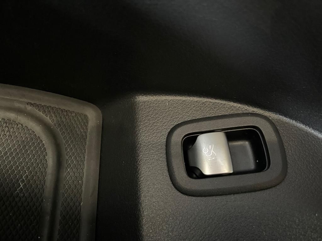 Fahrzeugabbildung Mercedes-Benz GLC 220 d 4M Avantg. AHK Pano Totwi DigitalLight