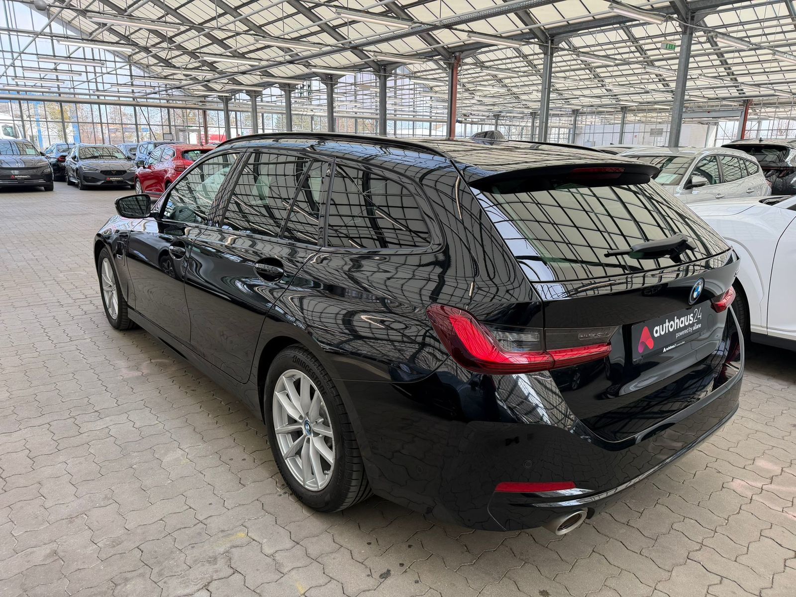 BMW 320 e   LED|ParkAssist|Sitzhzg foto 3