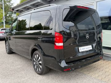 Mercedes V 220 - 3
