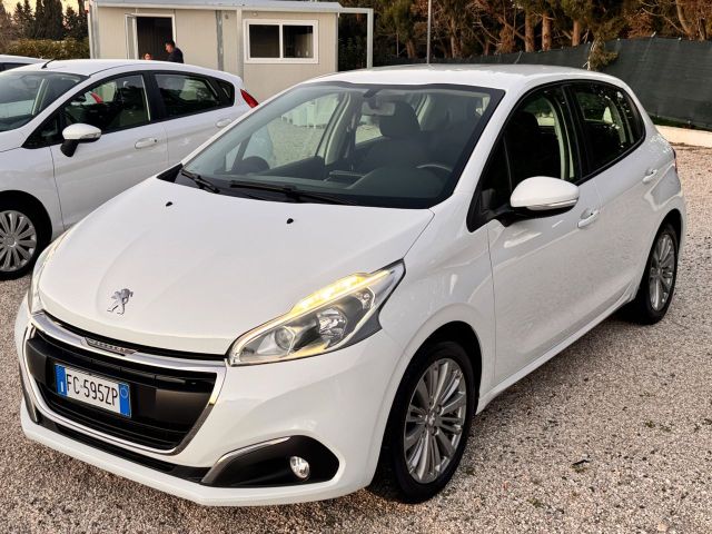 Peugeot 208 BlueHDi 75 5 porte Allure