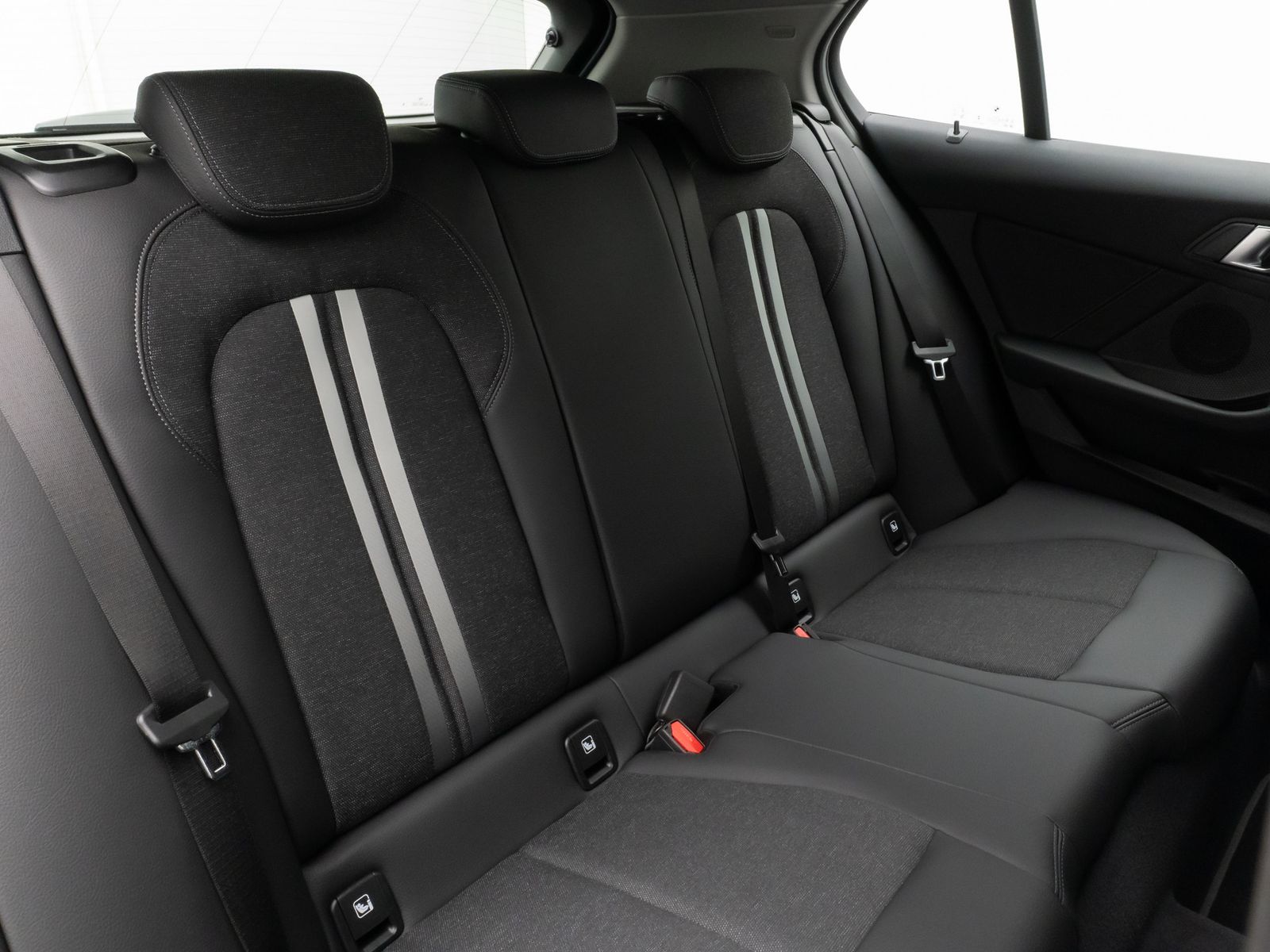 Fahrzeugabbildung BMW 118i SportLine DAB CockPitPr PDC Lenkrhz Komfort