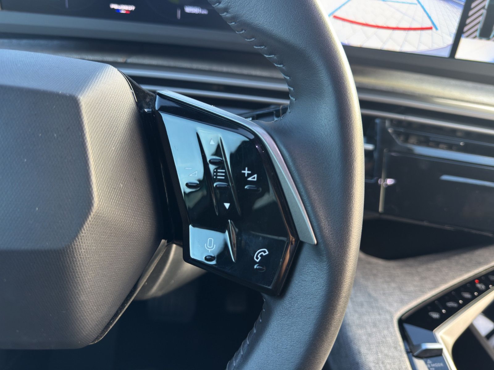 Fahrzeugabbildung Peugeot 3008 Allure *Wärmepumpe*LED*180°Cam*SitzHZ*DAB*