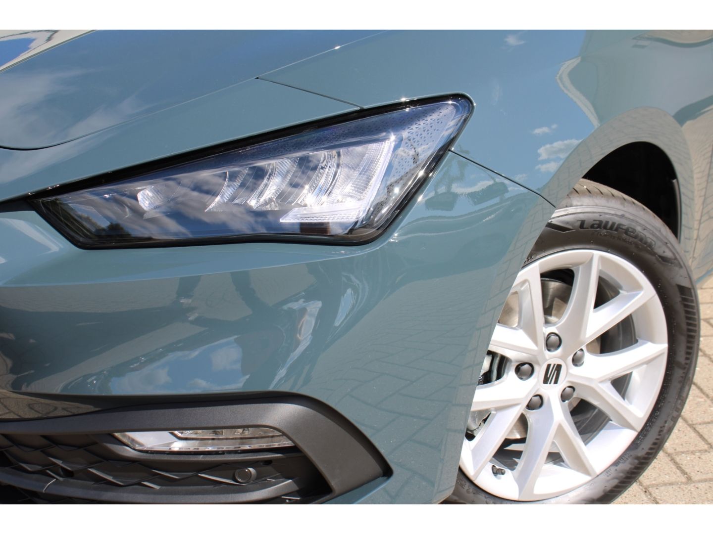 Fahrzeugabbildung SEAT Leon Sportstourer Style LED GRA WiPa RFK FullLin