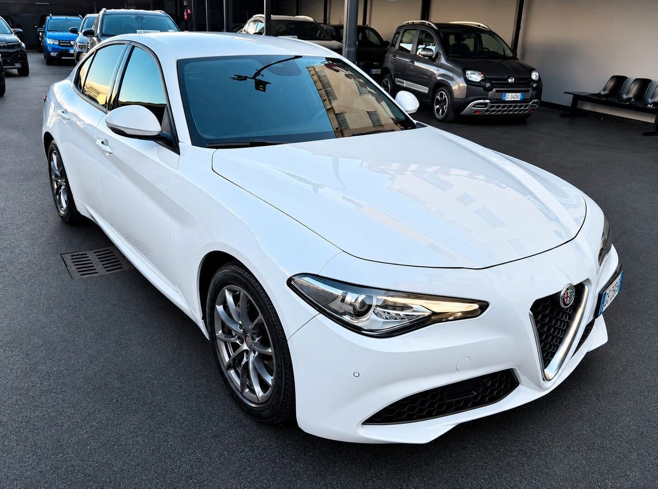 Alfa Romeo Giulia 2.2 Turbodiesel 160 CV AT8 Bus imagem 2