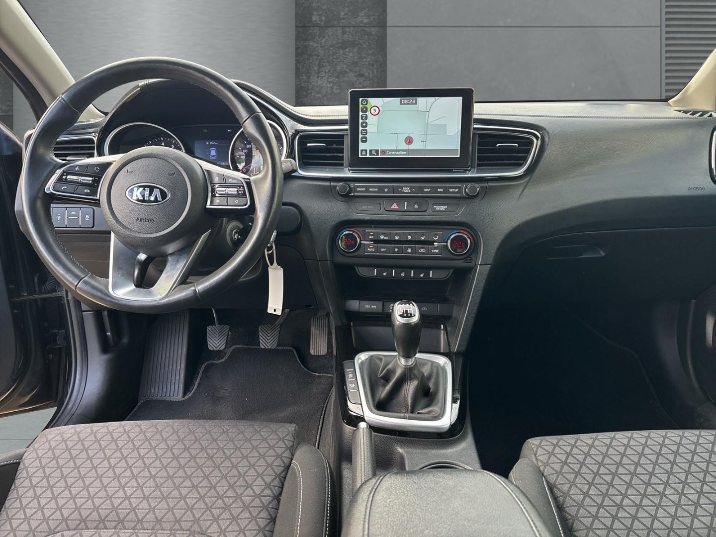 Kia Ceed_sw Vision 1.4 T NAV KOMF CarPlay Android Au
