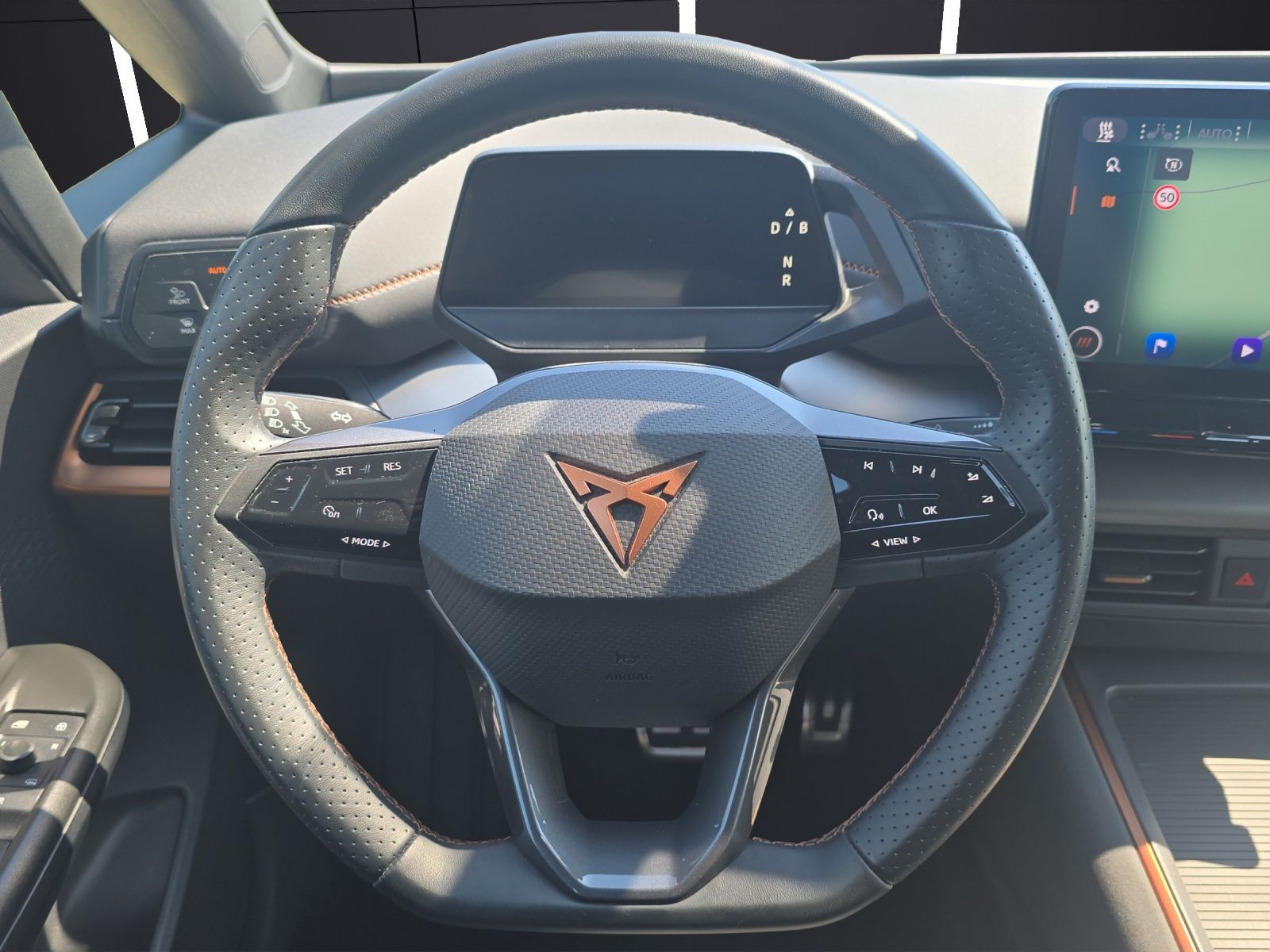 Fahrzeugabbildung CUPRA Born LED Navi ACC 4xSHZ RFK AREA VIEW