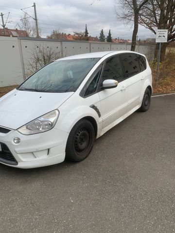 Ford S-Max 2,0 TDCi 103kW DPF Titanium Titanium