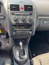 Volkswagen Touran - 5