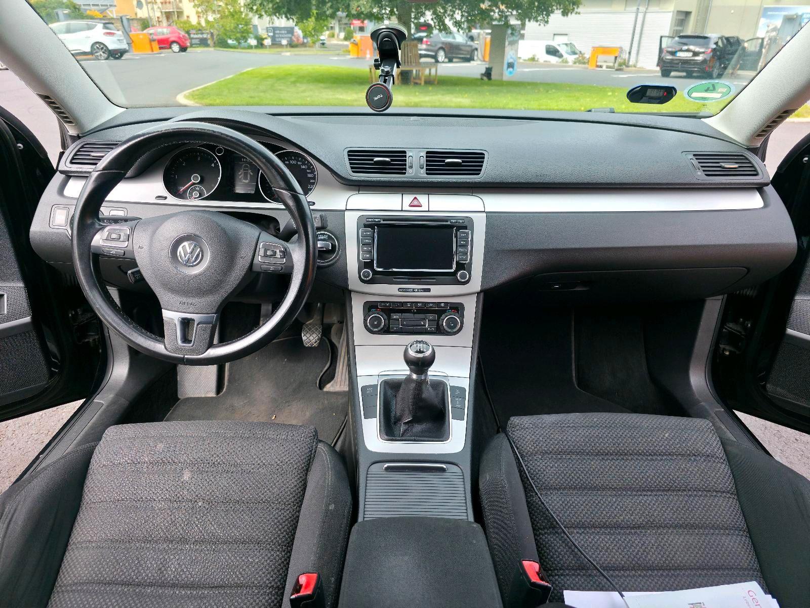Volkswagen Passat 2010 — photo 14