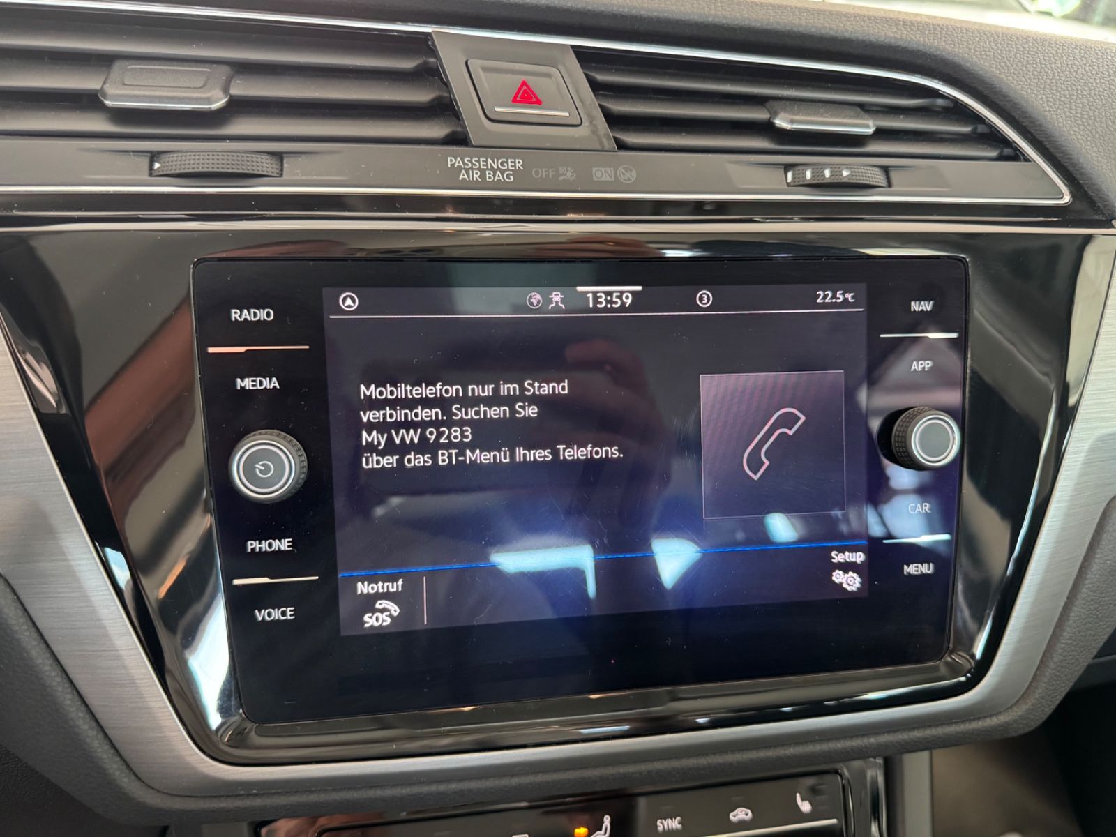 Fahrzeugabbildung Volkswagen Touran Comfortline/ACC/AHK/PDC/Navi/Massage/1H