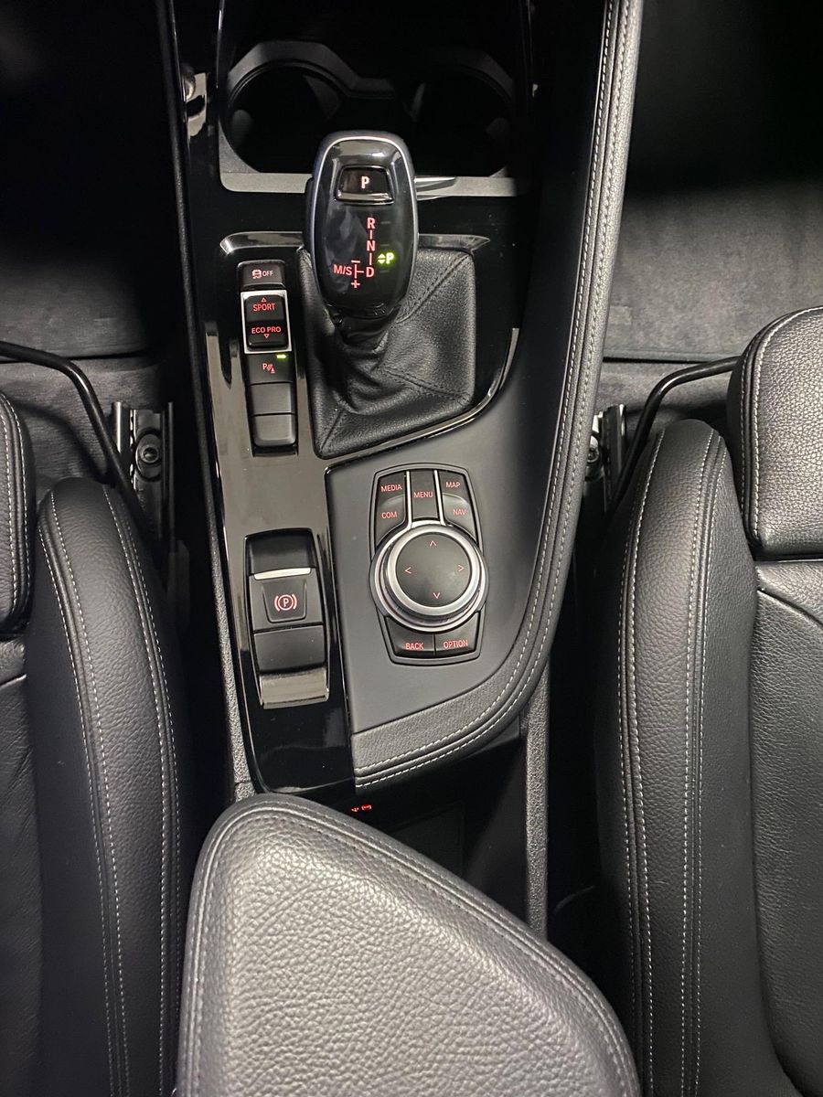 Fahrzeugabbildung BMW X1 sDrive20i M Sport+LEDER+NAVI+KAMERA+M Paket