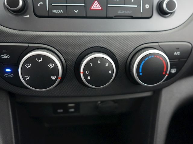 i10 PASSION+NAVI+DAB+BLUETOOTH+TEMPOMAT