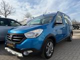 Dacia Dokker Stepway - blaue Dacia Dokker