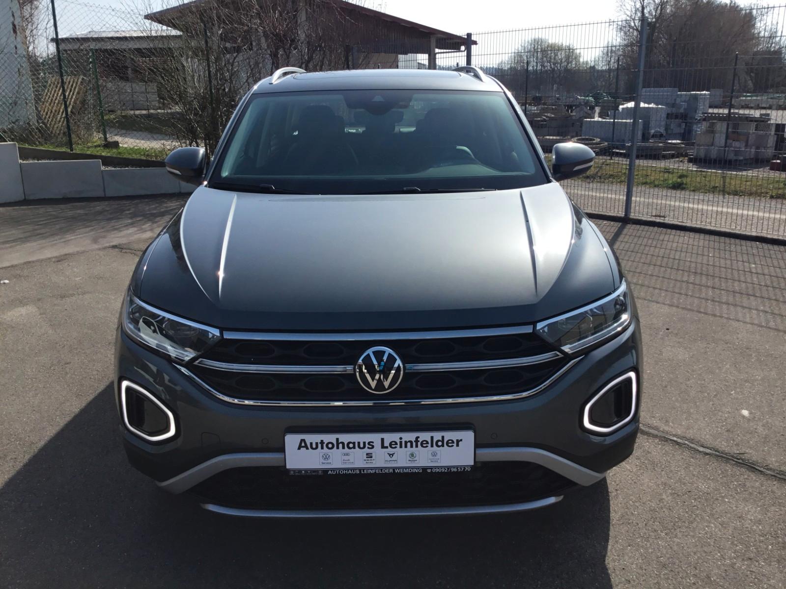 Volkswagen T-Roc 1.5 TSI DSG Style+AHK+MatrixLED+ACC+Pano