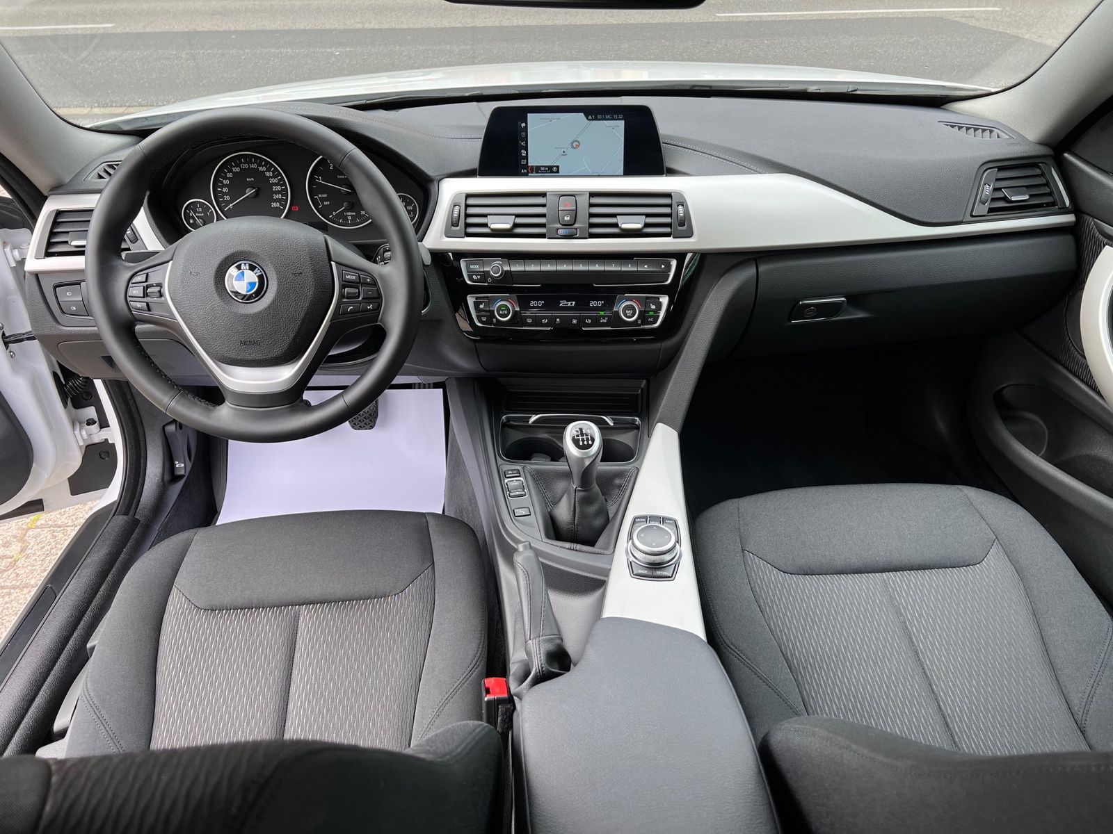 Fahrzeugabbildung BMW 420 Baureihe 4 Coupe 420 d  1-HAND LED NAVI