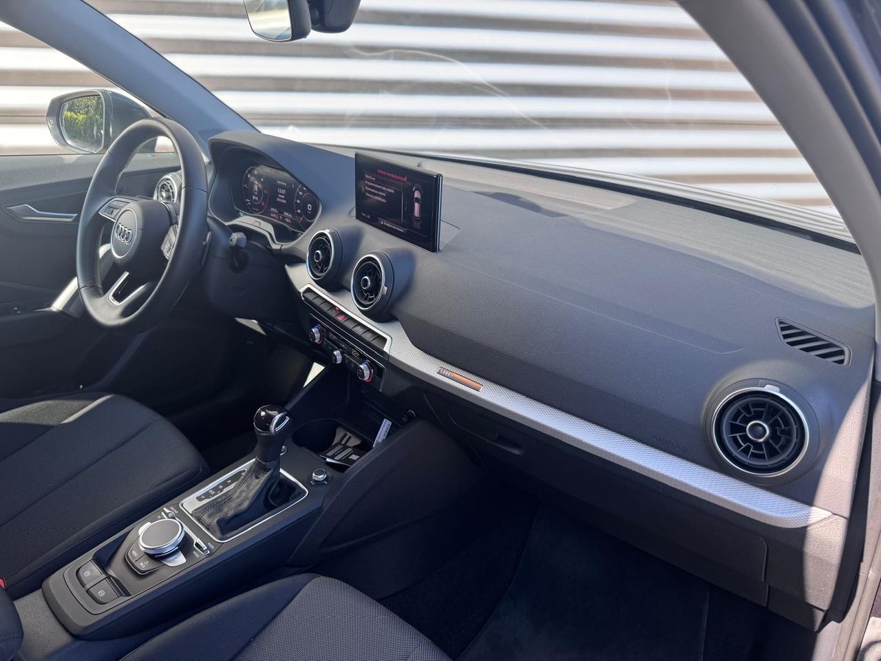 Audi AUDI Q2 30 TDI S-TRONIC BUSINESS imagem 3