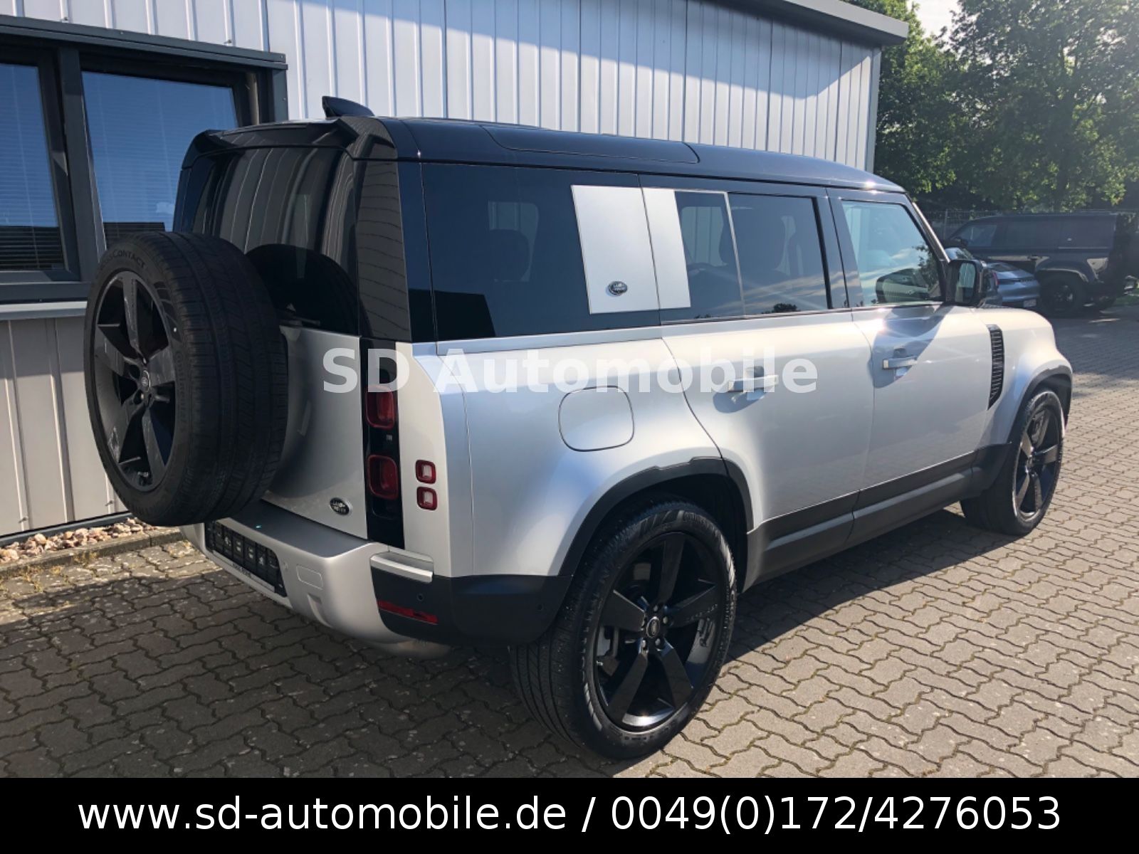 Land Rover Defender 110 SE D240 BLACK-PACK PREMIUM 22 foto 4