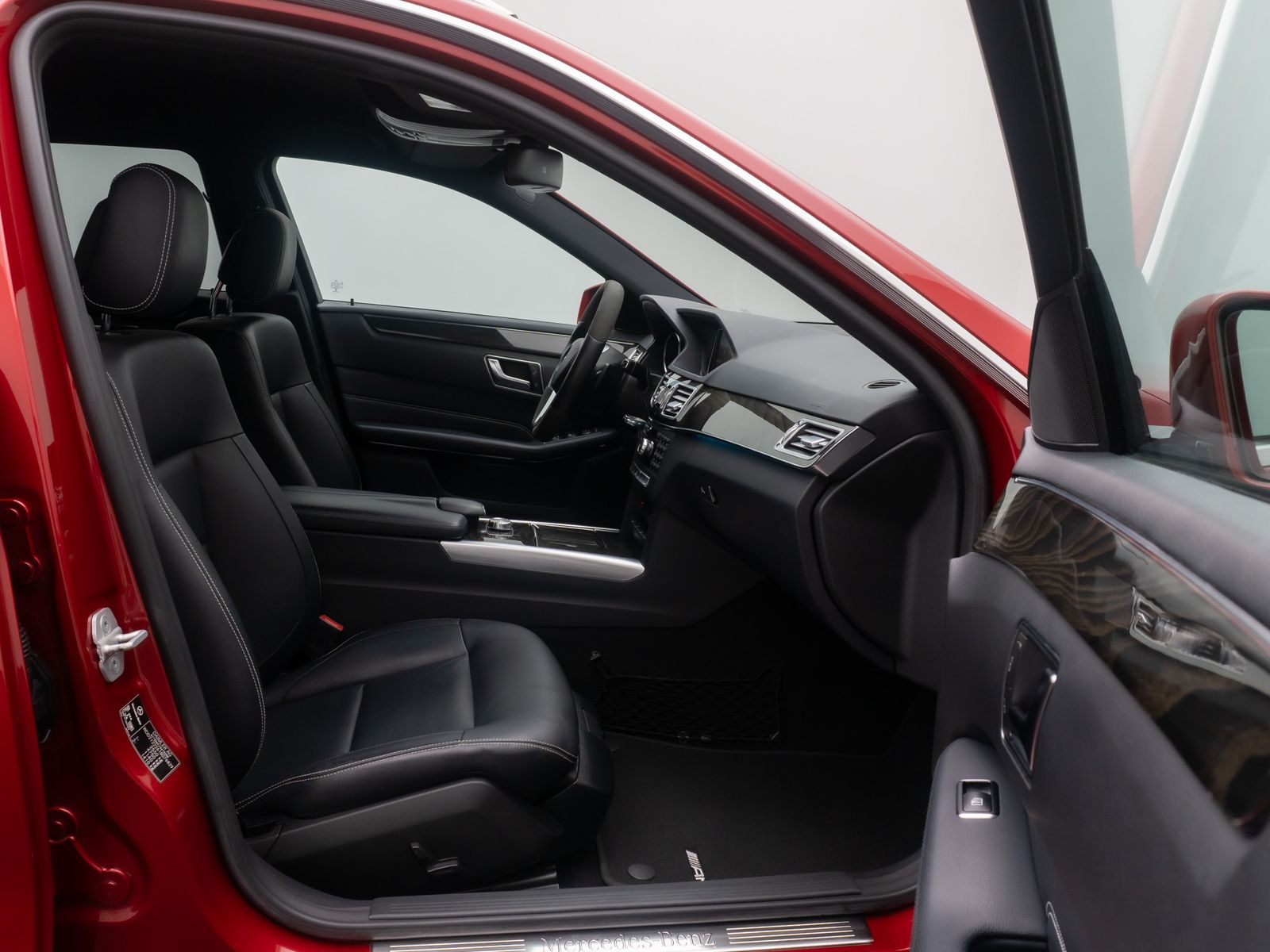 Fahrzeugabbildung Mercedes-Benz E 350 BlueTEC PDC Navi Tempomat LED Leder 18Zoll