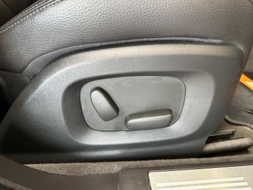 Jaguar XF *Keyless*AHK*BI-XENON*Leder*2-Zonen*