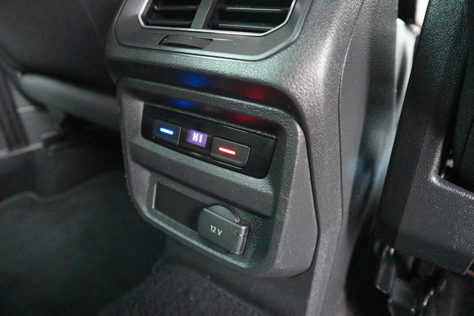 Volkswagen Tiguan 4Motion DSG Navi ACC PDC AHK CarPlay Spur