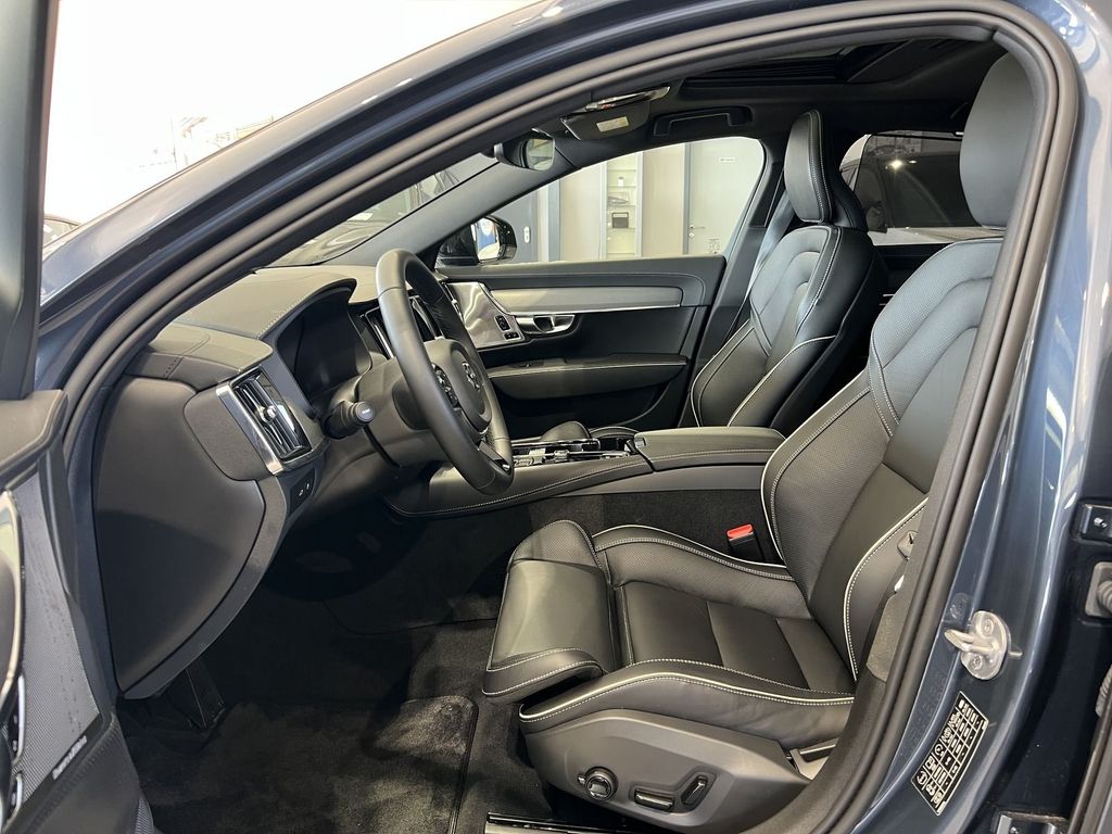 Volvo S90 T8 Ultimate Dark Recharge AWD BLIS FourC B&W